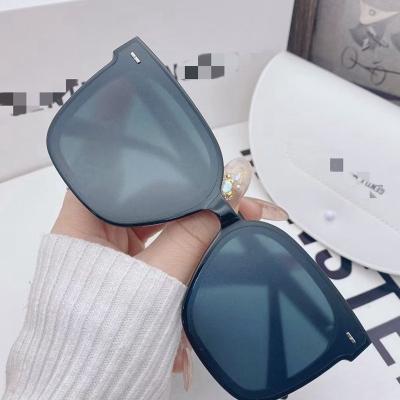 China Fashion sunglasses 2021 hot sale newest square big leaf luxury frame oversized sunglasses for women and men for sale