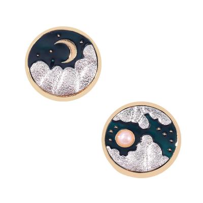 China Trendy Brooch Pins New Designer Brooches And Pins Copper Aisle Lapel Pins Small Moon Star S Pin for sale