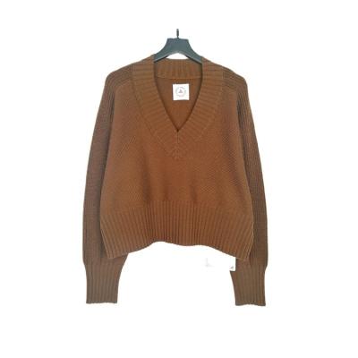 China Women's Jacquard Design Commuter Sweater Loose V-neck Anti-wrinkle Cardigan Long Sleeve Sweater Knitted Women's Custom for sale