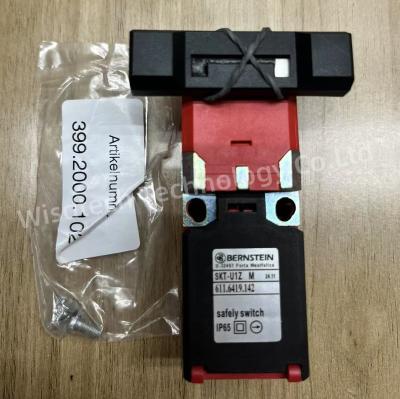 China SKT-U1Z M llave de interruptor de seguridad operada SK NC + NO IP65 plástico negro rojo en venta