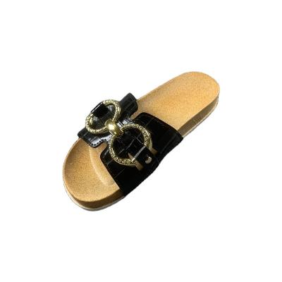 China Fashion trend new 2022 summer style slipper for female outdoor women's fashion metal decoration sandal ladies on vocation sports shoes for sale