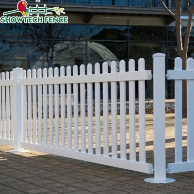 China Easily Assembled Easy Take Off Outdoor Temporary PVC Event Fencing for sale