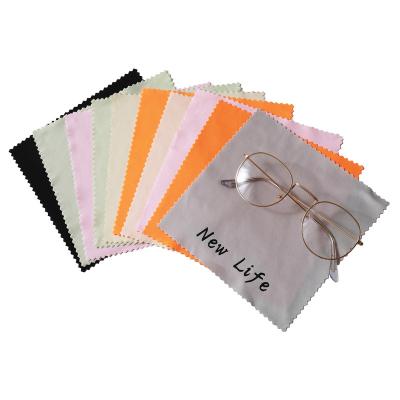 China Customized Silk Printing Viable Silk Printing Optical Cloth Microfiber Glass Lens Cleaning Cloths Logo Plain Color Jagged Edge Microfiber for sale