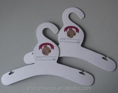 中国 pets clothes Recycled Cardboard Hangers Offset printing Art Paper Cardboard dog cats clothes paper hangers 販売のため