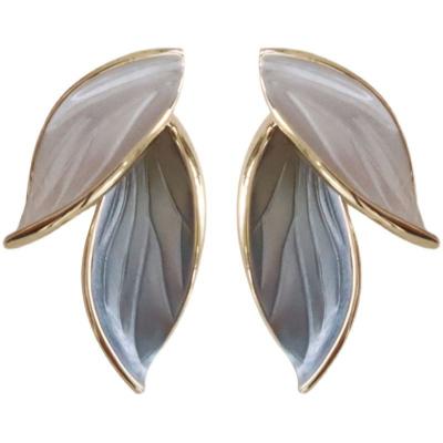 China FASHIONABLE Silver S925 Needle Single Leaves Personalized Advanced Design Stud Earrings for sale