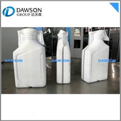 China 2L P20 Blow Molding Mould Auto Deflashing Plastic Blow Molding Oil Bottle for sale