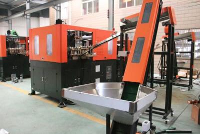 China Haustier-Wasser-Juice Bottle Blow Molding Machines wirtschaftliche Hohlraum-Haustier-Blasen-Maschine der Wasser-Flaschen-4 zu verkaufen