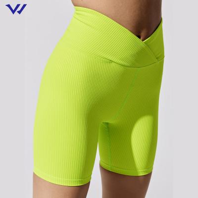 China From gymnasium size V butt breathable crack! crack! Lift Up Yoga Yoga Shorts Breathable Bouncy Shorts - Nylon Green Yoga Shorts for sale