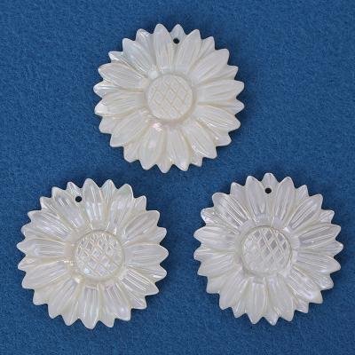 China Shell Wholesale Natural Sunflower Shape Pearl Shell Plum Shell DIY Accessories 30mm Flat Back Rose for sale