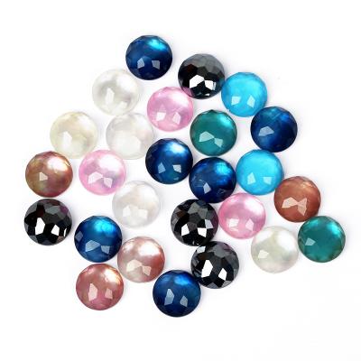 China Shell Wholesale Natural Colorful Shell Carved Pearl Accessories Necklace Jewelry Shell Pendant Decoration for sale