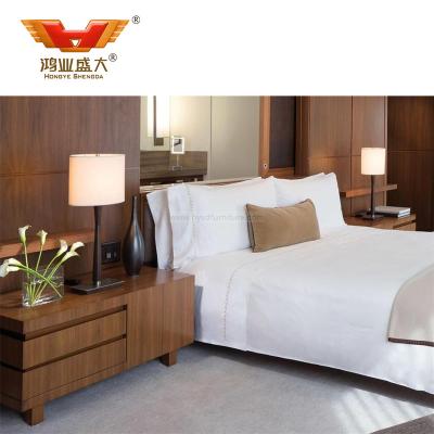 China Modern Wood Bedroom Furniture Luxury Hotel Bed for sale