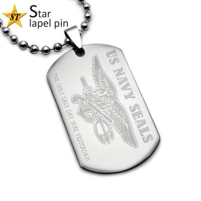 China Silver Cheap Engraved Words Bulk Custom Chunky Metal Military Necklace from blanlk for sale