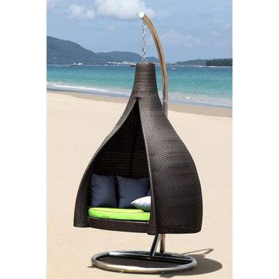 China Outdoor/Indoor Hanging Rattan Egg Chair Modern Design for Leisure Wicker Patio Egg Swing Chair for sale