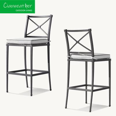 Chine Meubles de bar extérieur Tabourets hauts en aluminium Chaises de bar avec coussin pour patio de jardin extérieur de l' hôtel à vendre