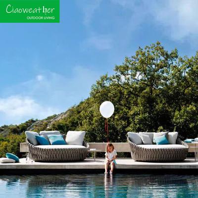 China Outdoor Furniture Rattan Round Bed for Villa Sun Room Courtyard Sofa Bed Beach Pool Creative for sale