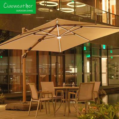 China Aluminium paal Custom Modern Design Zonneparaplu voor Garden Beach Hotel en Restaurant Te koop