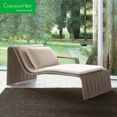 China Sillón de aluminio silla de silla para piscina al aire libre jardín cama de día patio trasero Rattan en venta