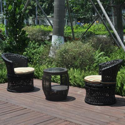 China Modern Design Wicker Rattan Table Chairs for Outdoor Entertaining Spaces for sale