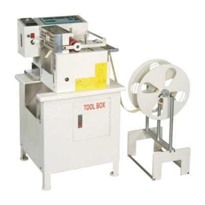 China Automatic Textiles 160mm Width Polyester Webbing Cutting Machine With Hot Knife for sale