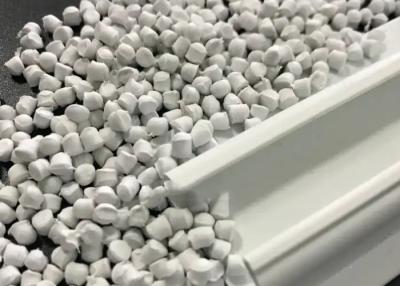 China Composto de PVC branco com alta resistência ao impacto para perfis de janela de PVC à venda