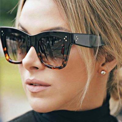 China Fashion Sunglasses Plastic Large Frame Thick Oversized Fashion Colorful Wild Leopard Women Shape Sunglasses for sale