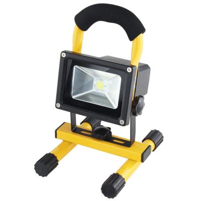 China Portable 10W 8.4V iron led rechargeable waterproof led flood light emergency work light for outdoor camping for sale