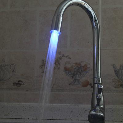 China Three Style Mini Water Sensor Faucet Light Modern Style Led Color Changing Faucet Bibcock Light For Hotel for sale