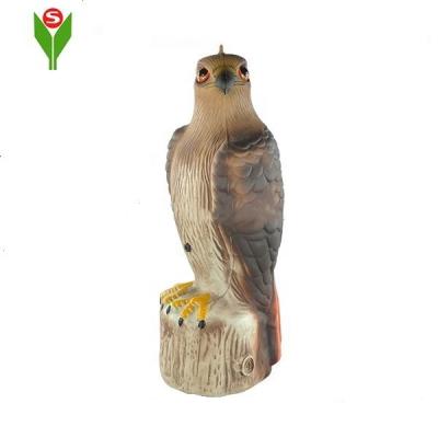 China Hawk Decoy Plastic Garden High Outdoor Hunting Animal Blowing Eagle for sale