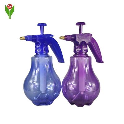 China Outdoor Plastic Planter 2L Garden Pet Sprayer Can With Pump For Household for sale