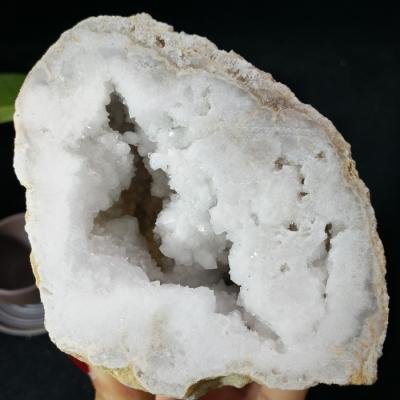 China Wholesale Groups White Geodes Crystal Quartz Crystal Mineral Rock Europe Mineral Specimens for sale