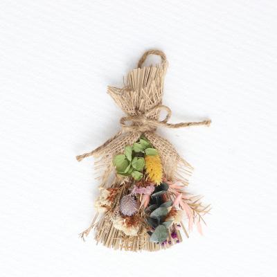 China Handmade Mini New Year Decoration Dried Flower Bouquet For New Year Home Decoration for sale