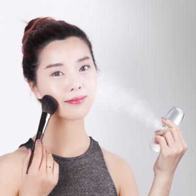 China 2021 New OEM USB Rechargeable Portable Face Moisturizer Mini Ionic Humidifier Spray Machine Nano Facial Mist Sprayer for sale