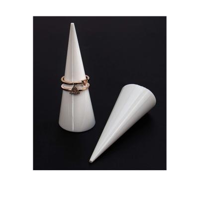 China Cone Shape Clear Acrylic Ring Holder 210803-01 for sale