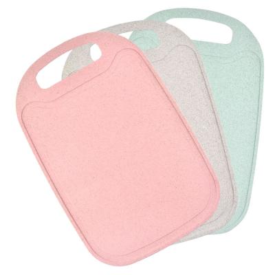 China Eco-friendly Multi-Functional Amazon Kitchen Instrument Sustainable Hot Wheat Straw Plastic Cutting Board for sale