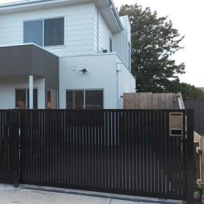 China Easily Assembled Sliding Accordion Gate Aluminum For Villa Garden Electric Sliding Gates for sale