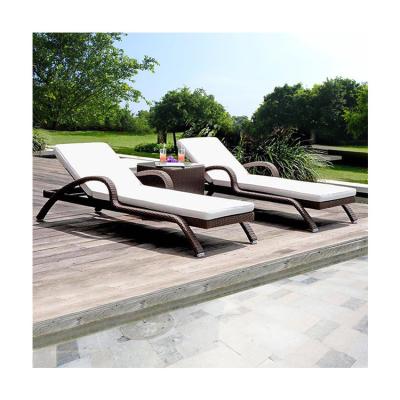 China Modern Popular Outdoor Sun Lounger Sofa Hotel White Folding Wooden Beach Lounge Chair for sale