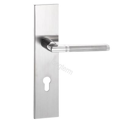 China Strong Capacity Rustproof Apartment Internal Door Lock And Lever Handle With Plate for sale