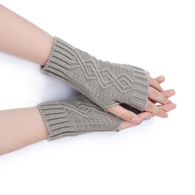 China Breathable Professional Design Women Fashion Winter Gloves Warm Fingerless Mitten Knit Gloves for sale