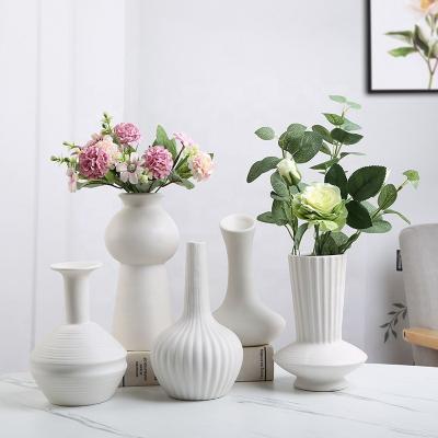 China Modern Nordic ceramic vase dry flower arrangement vase minimalist creative decoration white living room decoration in home for sale