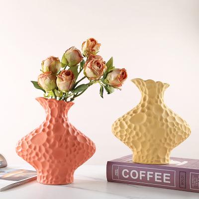 China 2023 Newest LIVEFUN Minimalist Creative Spotted Ceramic Vase Colorful Ribbed Flower Vase for Ceramic and Porcelain Vase for Bouquet Flower for sale