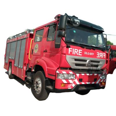 China Custom Sinotruk Howo 10 Tons Airport Fire Fighting Truck Fire Truck Water Tanker for sale