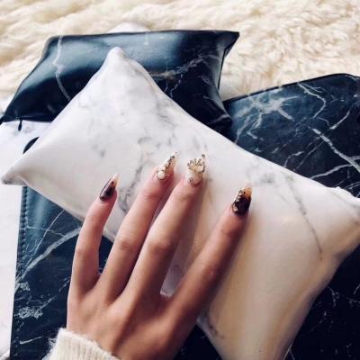 China Professional Design Crunch Design Soft Leather Support Cushion Nail PU Leather Hand-arm Set YNT101 for sale