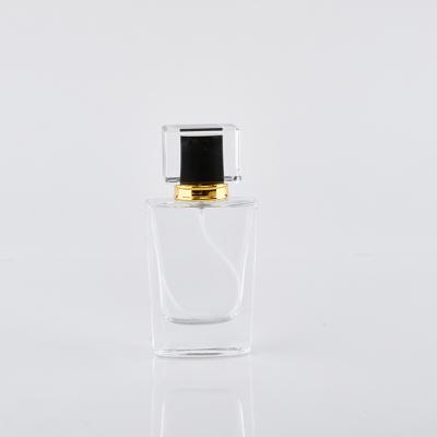 China Classic Lurury Vintage Style 30ml Glass Perfume Bottle With Pump Spray for sale