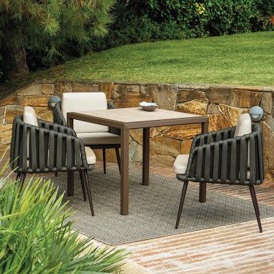 China Contemporary Outdoor Coffee Table And Woven Rope Chair Set voor hotelvrije tijd Te koop