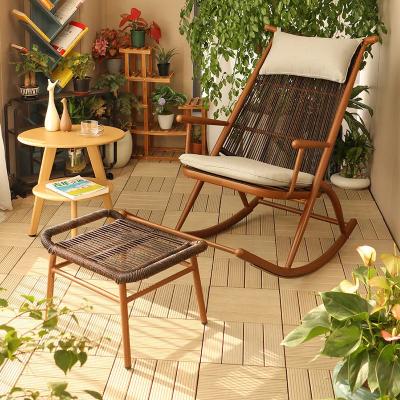 China Enjoy the Outdoors with Our UV-Resistant Rattan Rocking Chair and Pedal Garden Chairs en venta