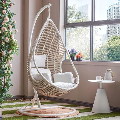 China Hochwertiger Balkon Handgefertigter PE Rattan Swing Hanging Basket Chair zu verkaufen