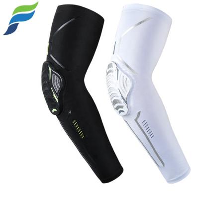 China Men's Sporty Knitted Arm Sleeve Compression Brace Elbow Support for sale