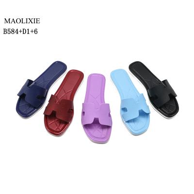 China Fashion Trend MAOLIXIE Comfortable Shoes Flat Women Slides Slippers Sandals With Logo Custom for sale