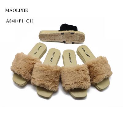 China Factory Direct Designer Furry Anti-slippery Sandals Designer Hairy Bedroom Slippers Slips For Women for sale