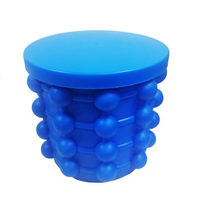 China Viable Factory Directly Supply Space Saving Portable Beer Ice Cube Food Grade Silicone Cooler Ice Bucket for sale